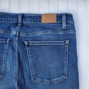 Buckle BKE Parker Mens Blue Jeans Boot Cut 30x32 Fits 32x32 Medium wash Stretch